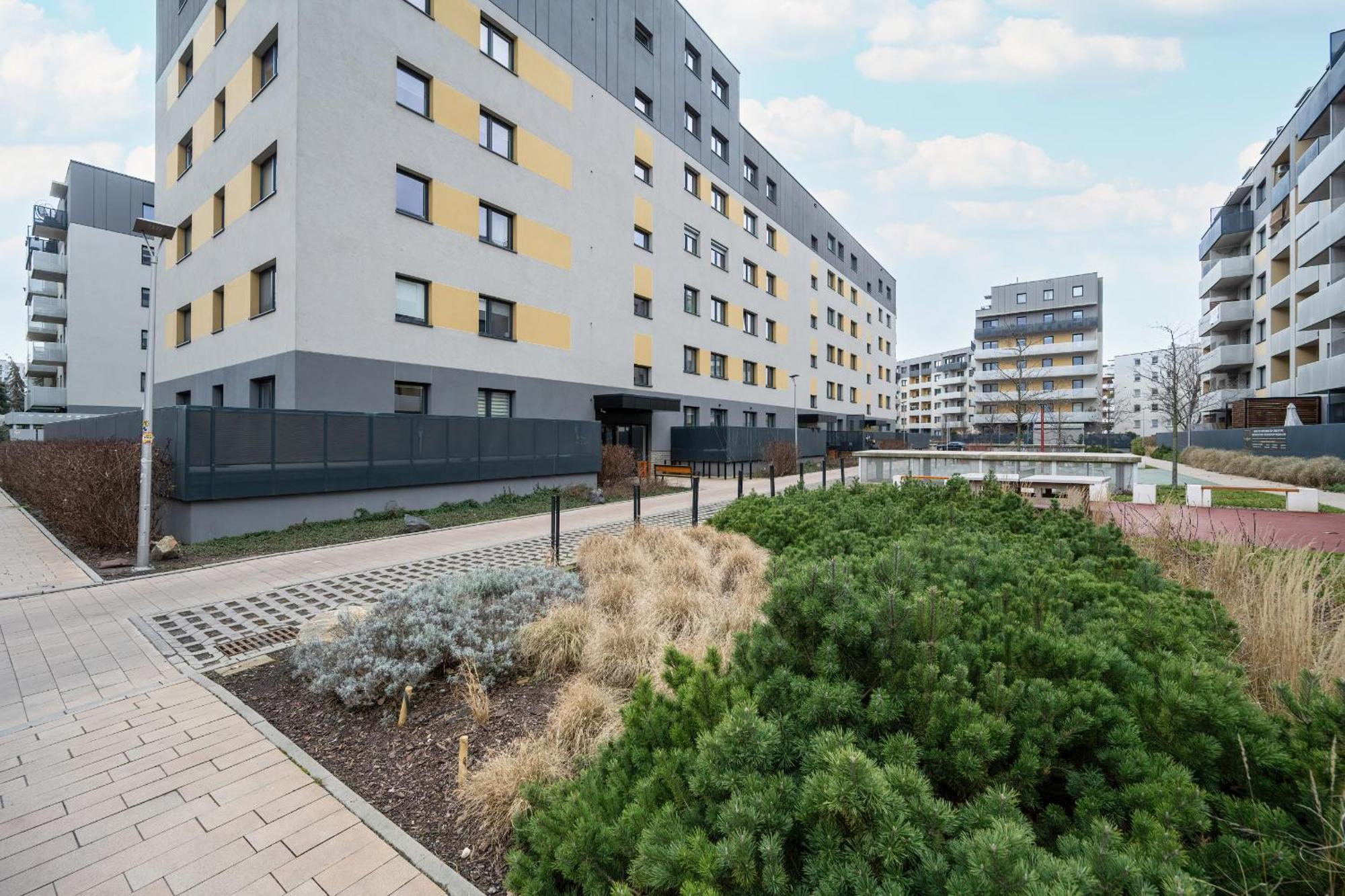 One Bedroom Apartment Nadodrze With Free Garage Wroclaw By Noclegi Renters Dış mekan fotoğraf