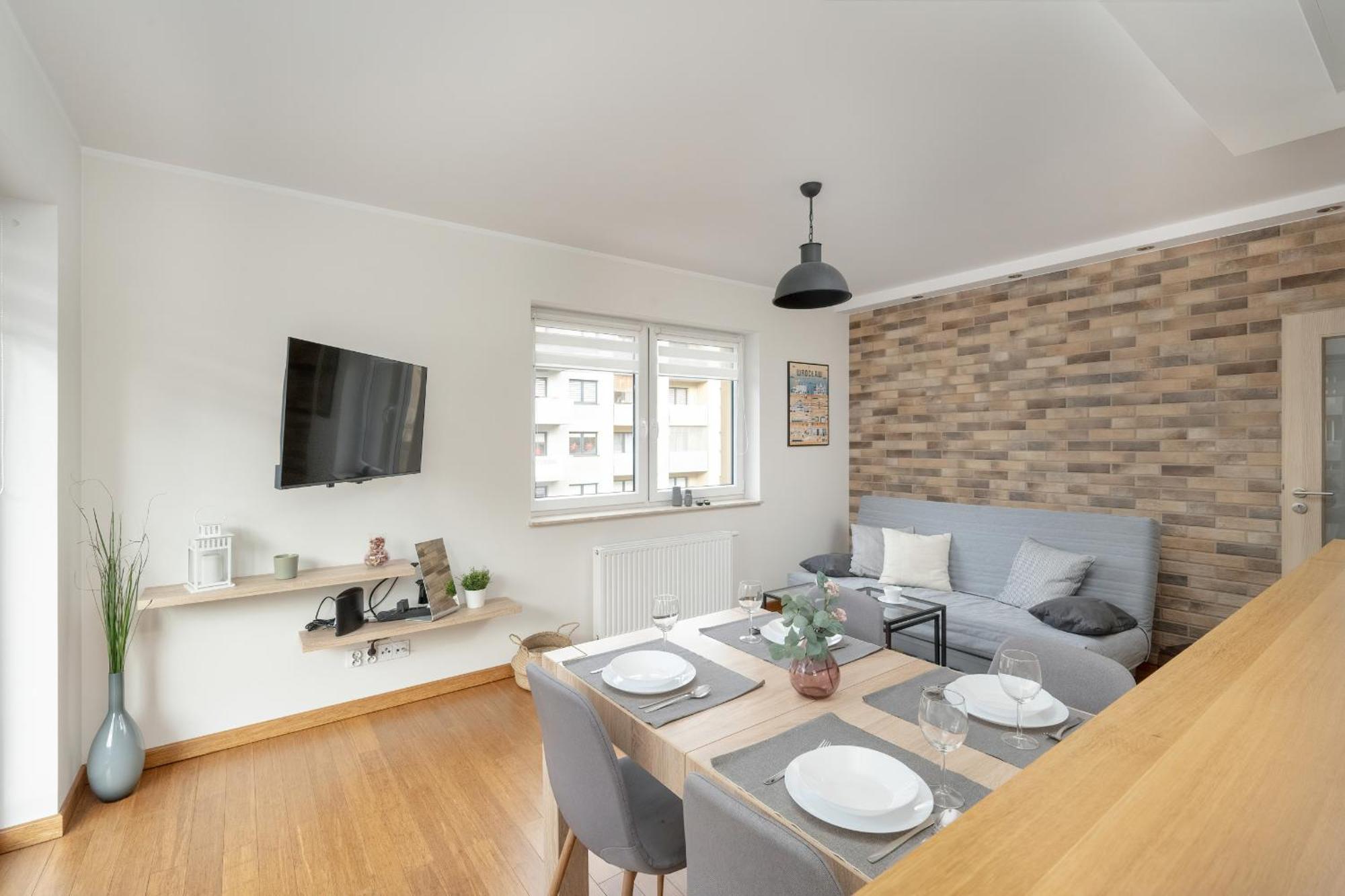One Bedroom Apartment Nadodrze With Free Garage Wroclaw By Noclegi Renters Dış mekan fotoğraf