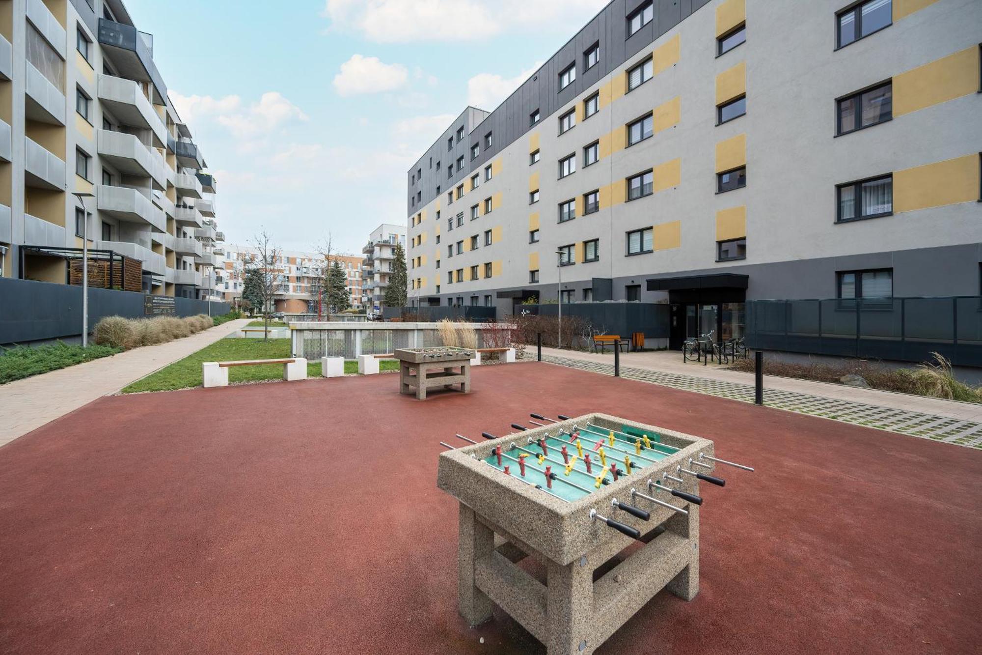 One Bedroom Apartment Nadodrze With Free Garage Wroclaw By Noclegi Renters Dış mekan fotoğraf